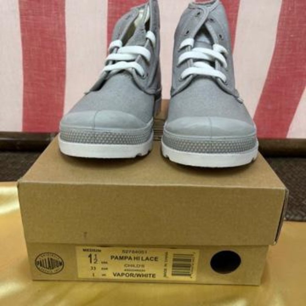 NWB Palladium Pampa hi lace sneaker hi top  Shoes Sz 1.5